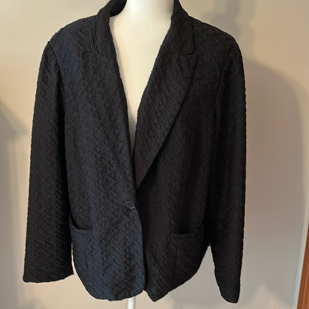 Chico size 3, textured black one button jacket